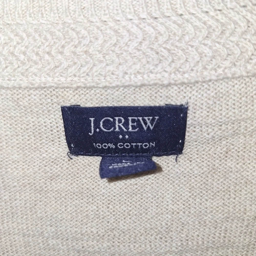 A J.Crew 100% cotton turtleneck sweater in a men's size large. EUC.